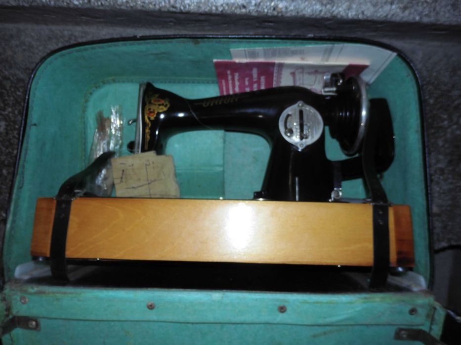 Ръчна шевна машина Юнион
