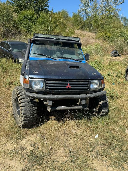 Vand sau schimb…Pajero 3.0 M57 cu punte fata Y60