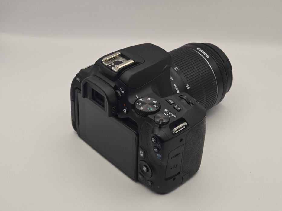Canon EOS 250D + Obiectiv EF-S 18-55mm IS STM – Stare Impecabila