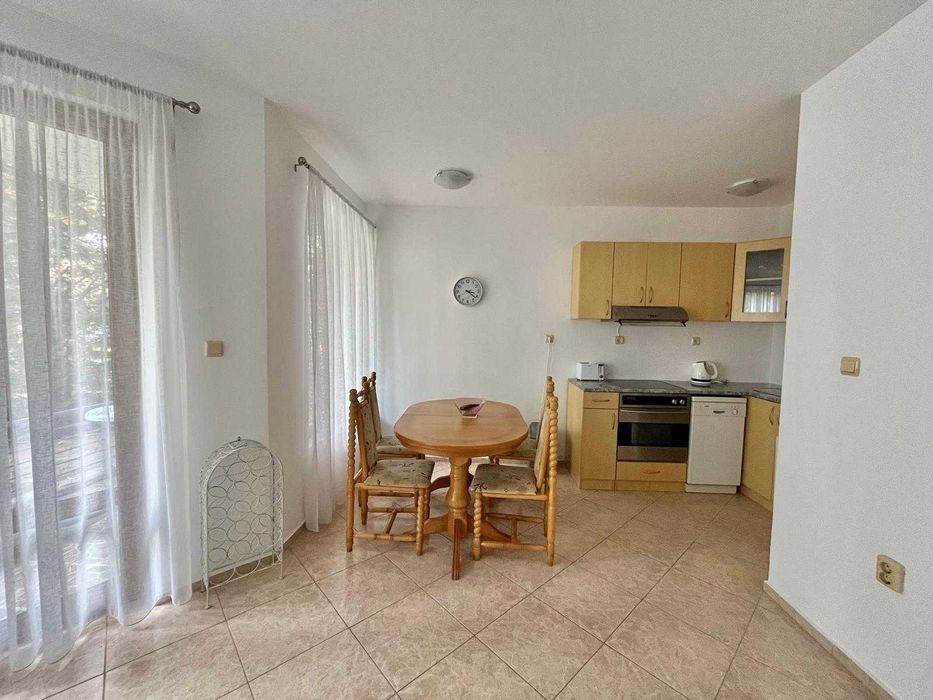 Предлагаме тристаен апартамент в Несебър!