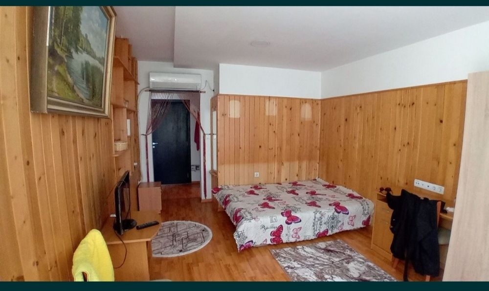 Продавам компактно студио !