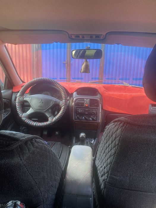 Продается Mitsubishi Carisma 2002 года