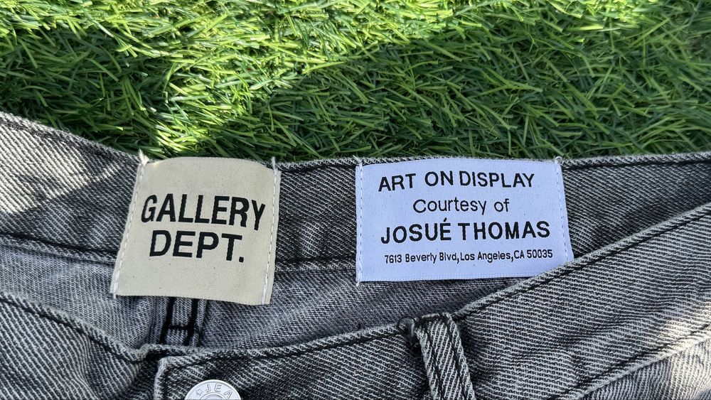 Джинсы flared gallery dept