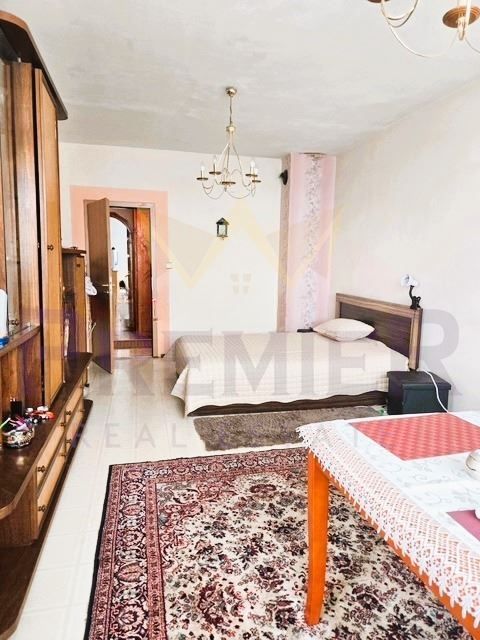 Продава се Тристаен апартамент в Бургас, Братя Миладинови - 92 кв.м за 1772 €/кв.м - Снимка #5