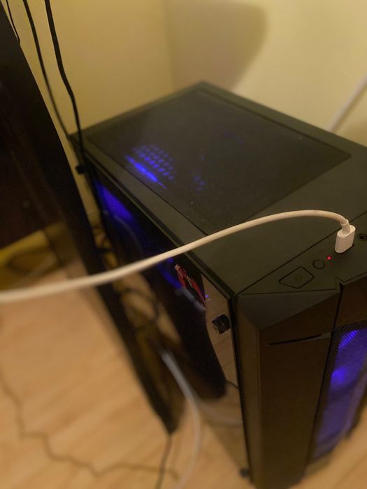 Vând set up gaming plus monitor curbat de 280Hx