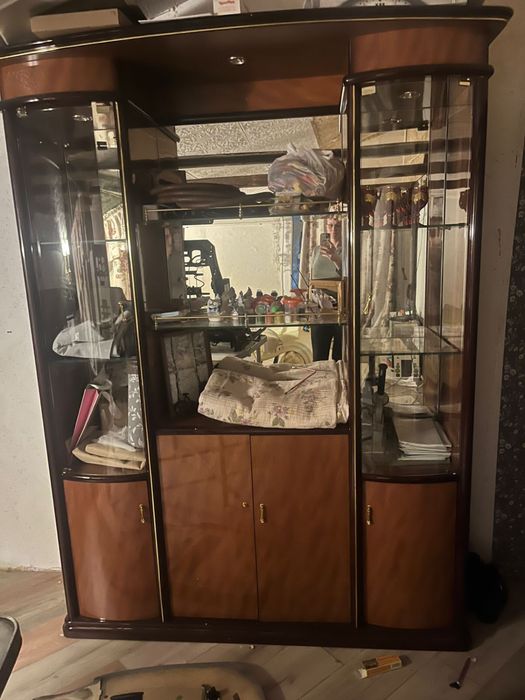 Сервант           .