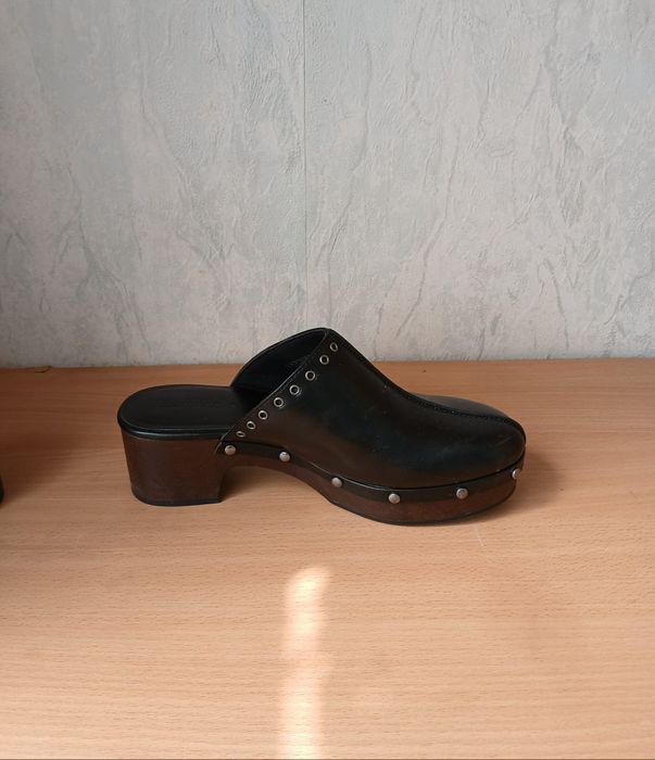 Кожено сабо Pull&Bear