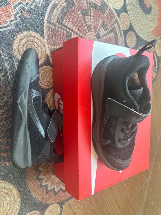 Маратонки Nike размер 28