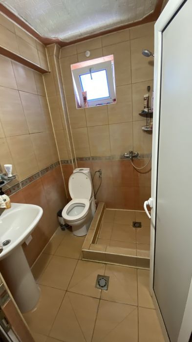 ПРОДАВА СЕ: Обзаведен самостоятелен имот от 230 кв.м (2-ри и 3-ти етаж) с ОБОСОБЕН ДВОР, отделен вход, 4 ТЕРАСИ и КЛИМАТИЦИ НАВСЯКЪДЕ