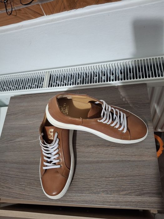 Adidași piele 42