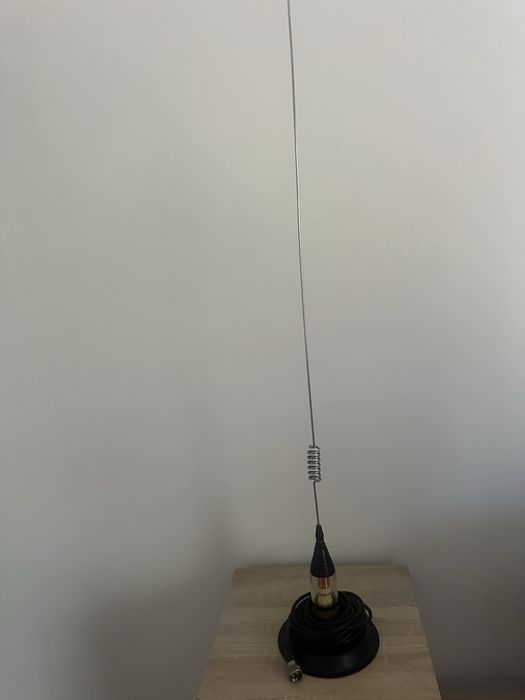 Statie auto CB Avanti emisie-receptie si antena calibrata
