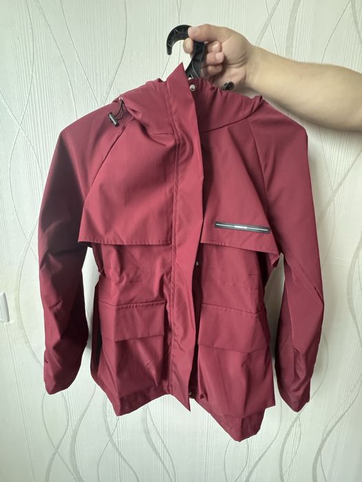 Ветровка женская