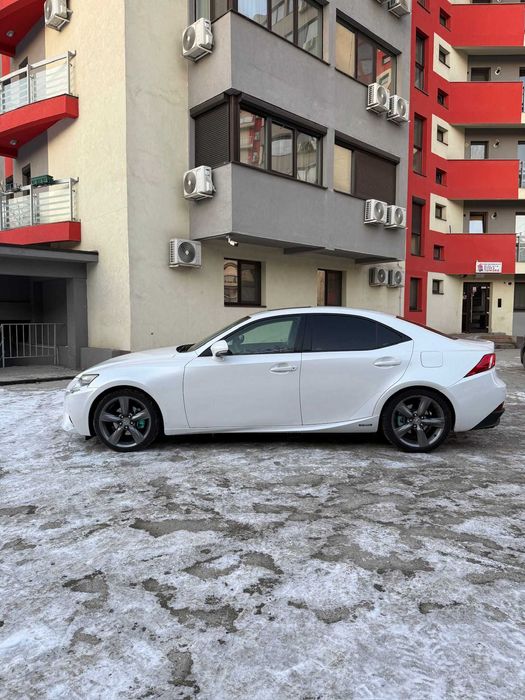 Lexus IS300h 2013