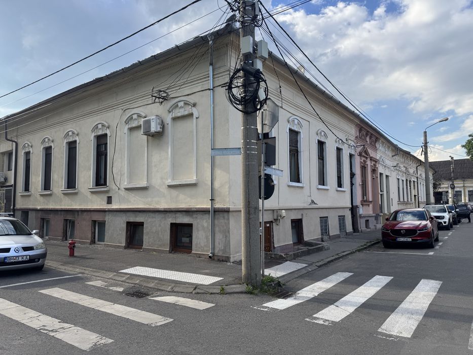 Apartament 2 camere + o garsoniera