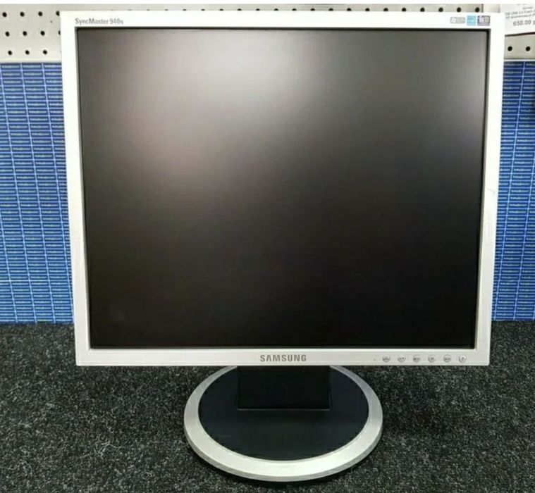 Срочно продаются мониторы