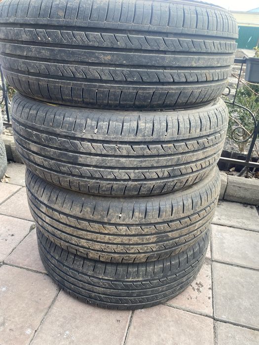 Продается резина 215/55/17