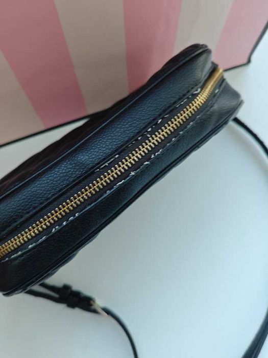 Victoria's Secret оригинална бяла кросбоди чанта/портмонета