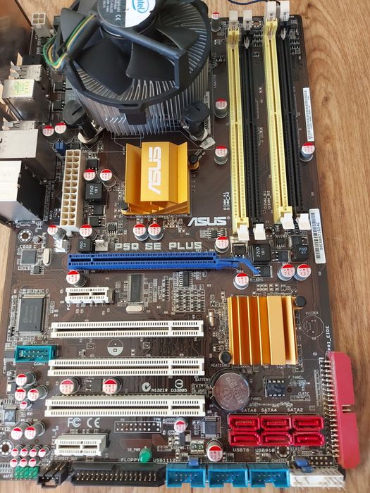 Placă baza Asus + Procesor Intel core 2 quad q6600