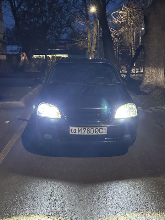 Продаю lacetti 1.8