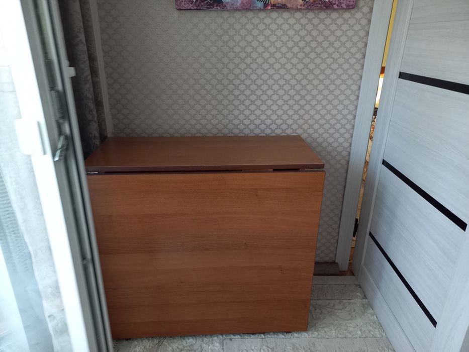 Продам стол книжка