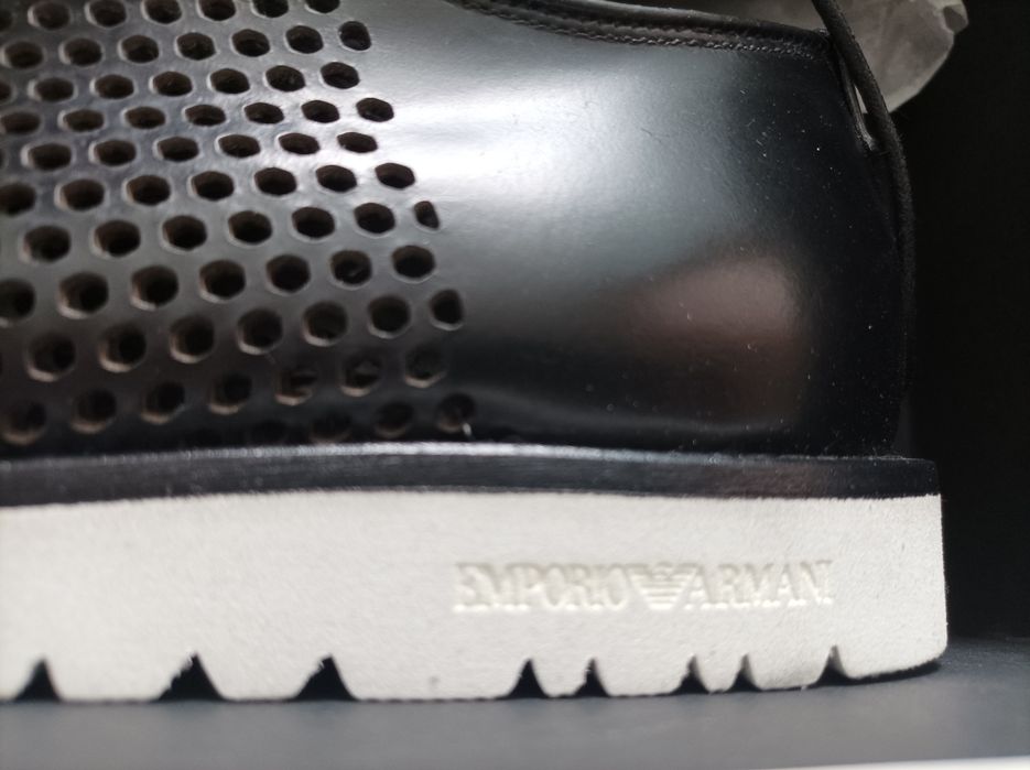 Emporio Armani нови оригинални обувки