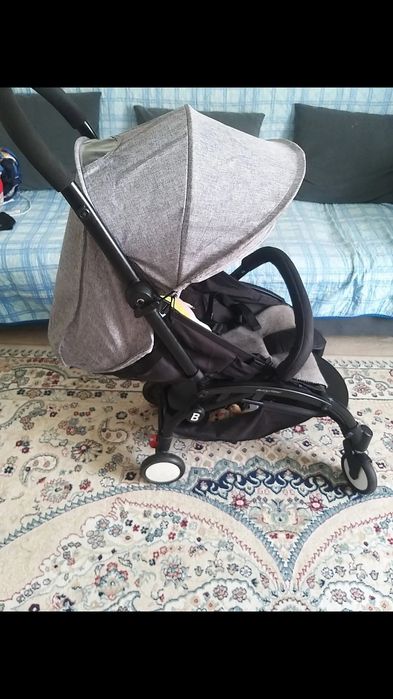 Продам коляску. Очень лёгкая, пользовались один сезон.