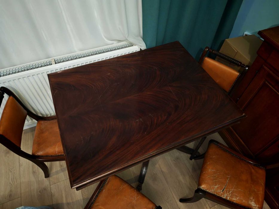 Masa vintage din lemn masiv cu 4 scaune