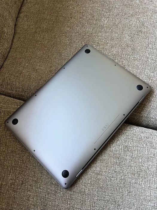 Macbook air M1 sotiladi