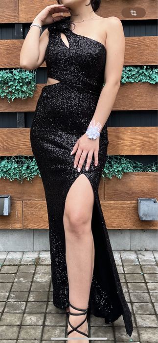 Официална/абитуриентска дълга черна рокля с пайети