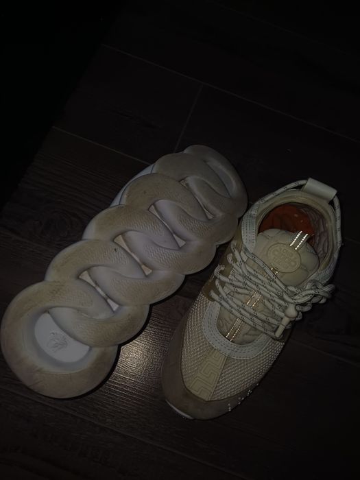 Versace chain reaction