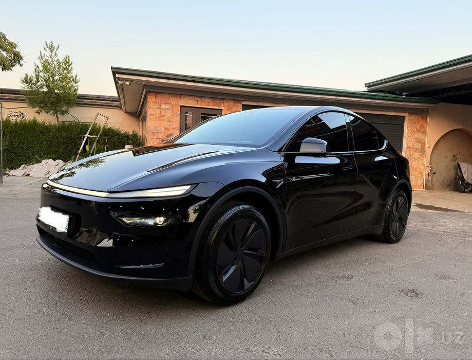 Tesla model Y juniper Rwd premium