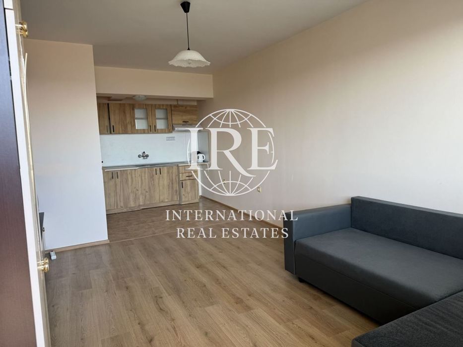 Продава се Двустаен апартамент в Варна, Бриз - 95 кв.м за 1990 €/кв.м - Снимка #2