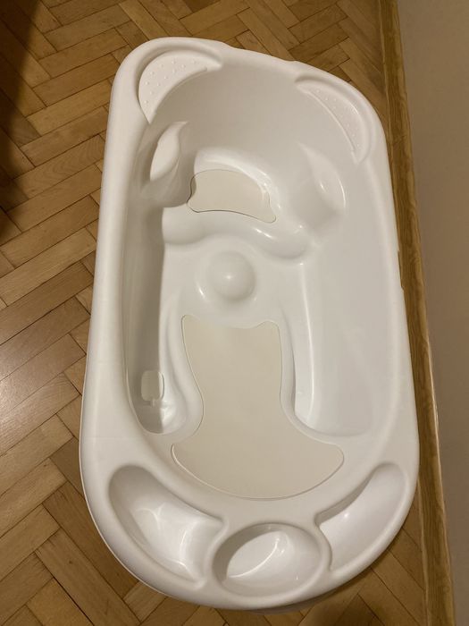 Анатомично бебешка вана CAM