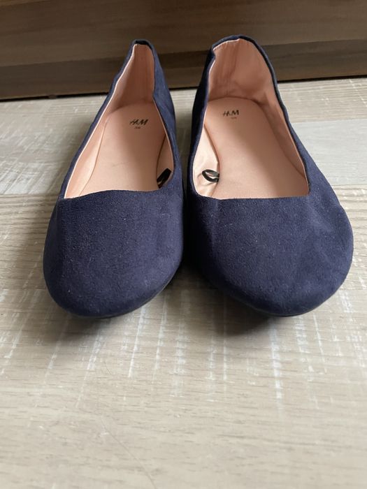 Нови велурени равни обувки Н&М 39