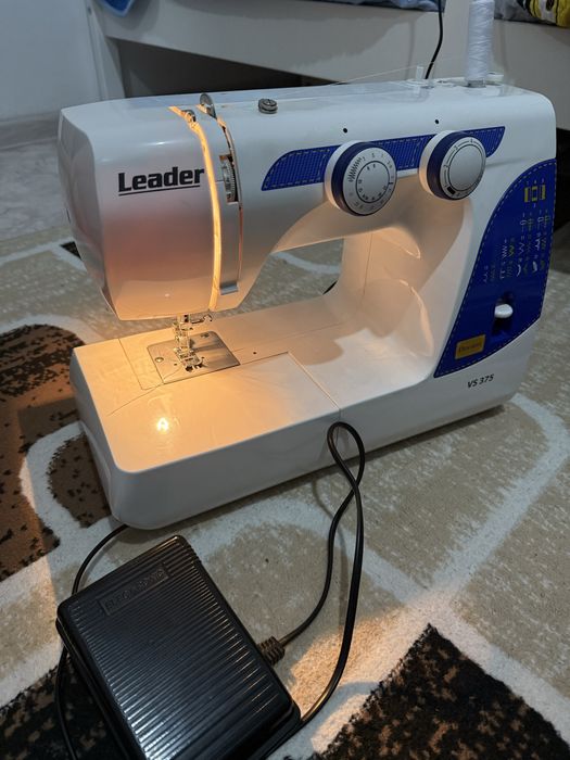 Продам швейную машинку.