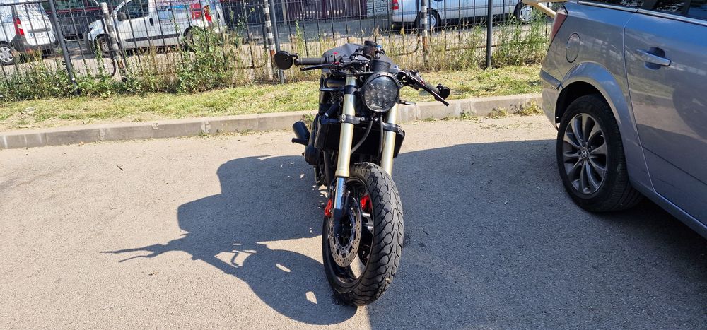 Yamaha FZS 600 Custom