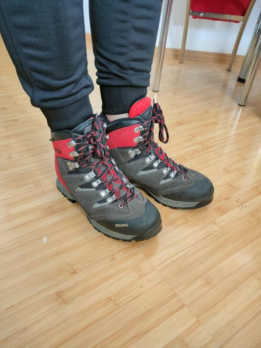 Ghete drumetie Meindl