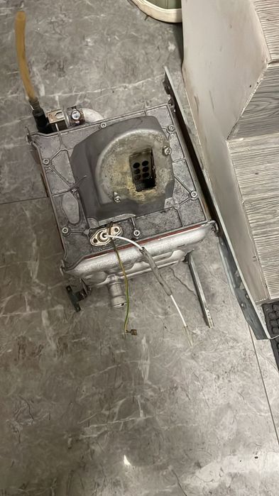 Vand piese centrala ariston cares 24