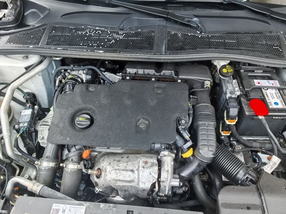 Peugeot 308 sw 2022Г.1.5HDI 131kc EAT8