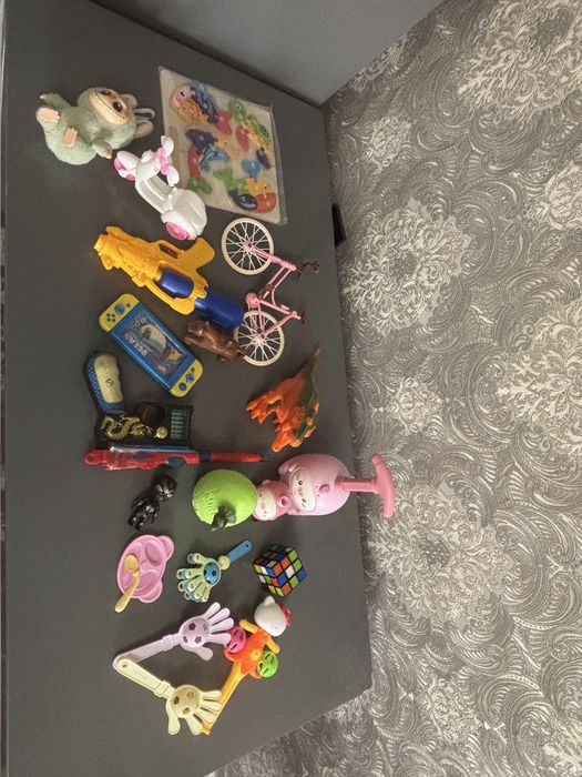 Продам игрушки 4000