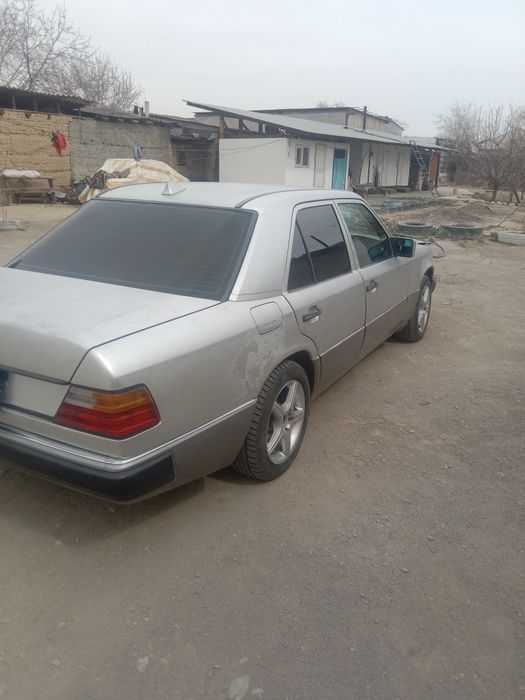 Мерседес Бенс 124