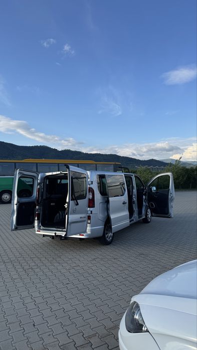 Inchiriez microbuz/minivan 8+1