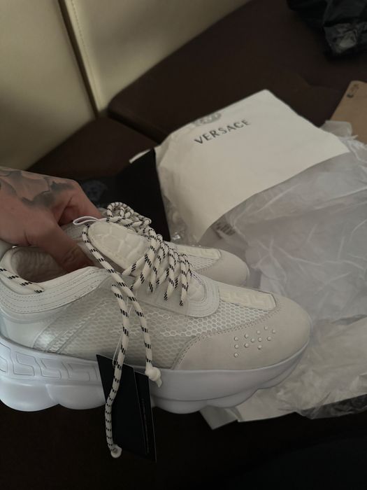 Versace chain reaction