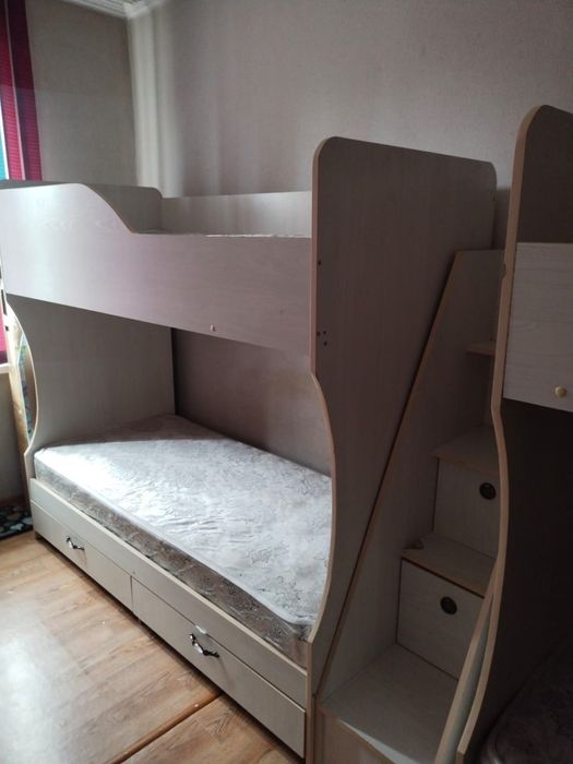 Кровать этажерка