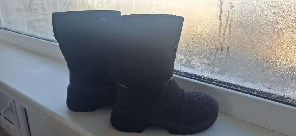 Продам детские сапожки