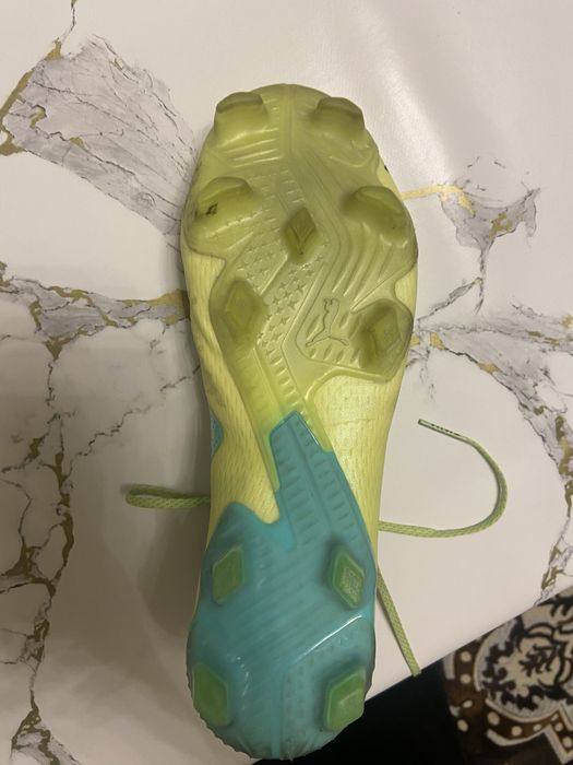 Продаю бутсы Puma future ultimate зеленые 39размер