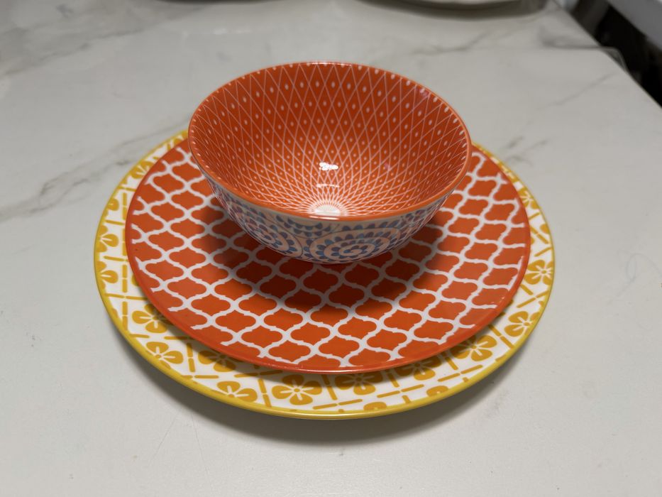 Разноцветные посуды