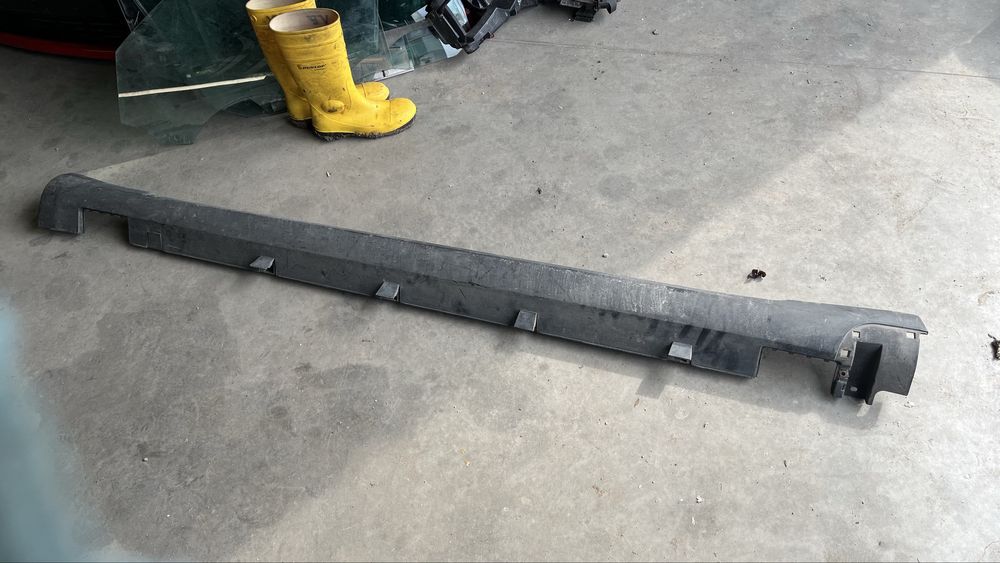 Tesla S 12- ляв праг