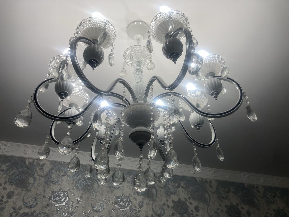 Люстра продаю в отличном состоянии