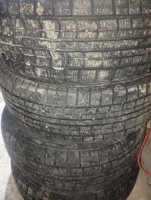 Продам шины 205/65/15